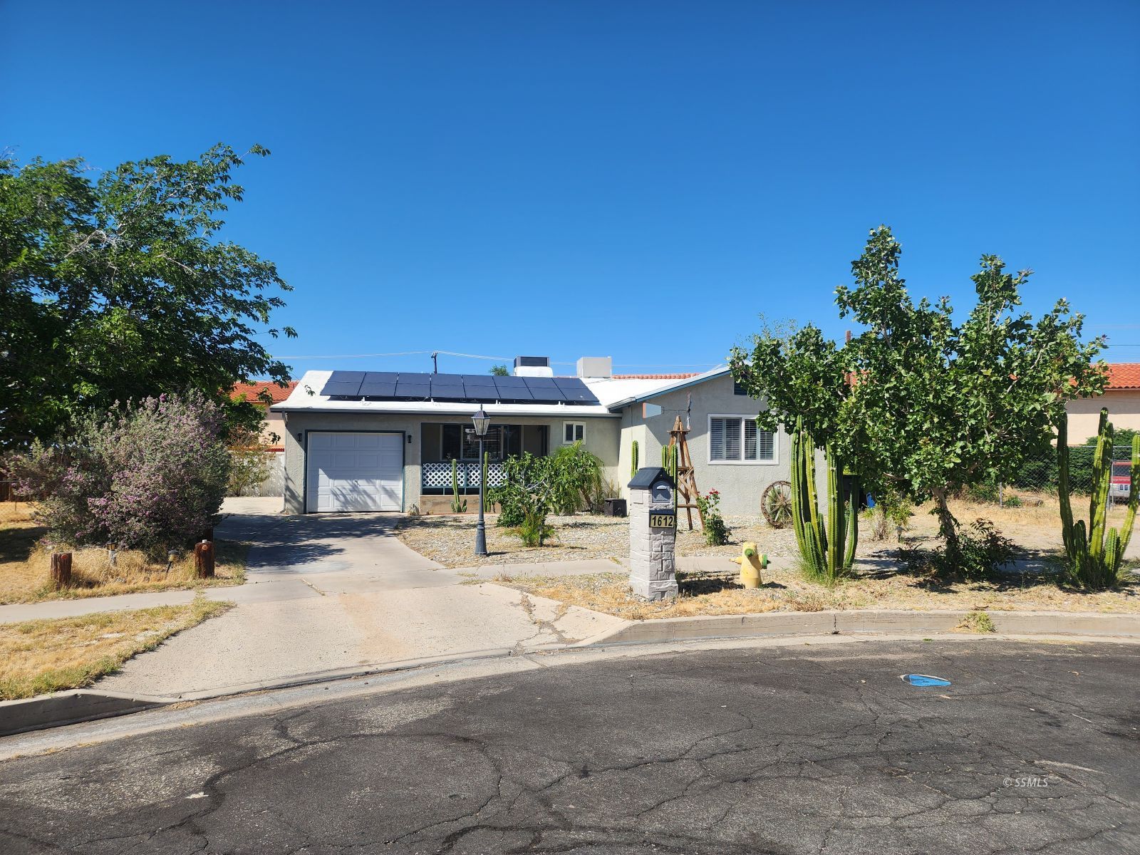1612 Ewing CIR
