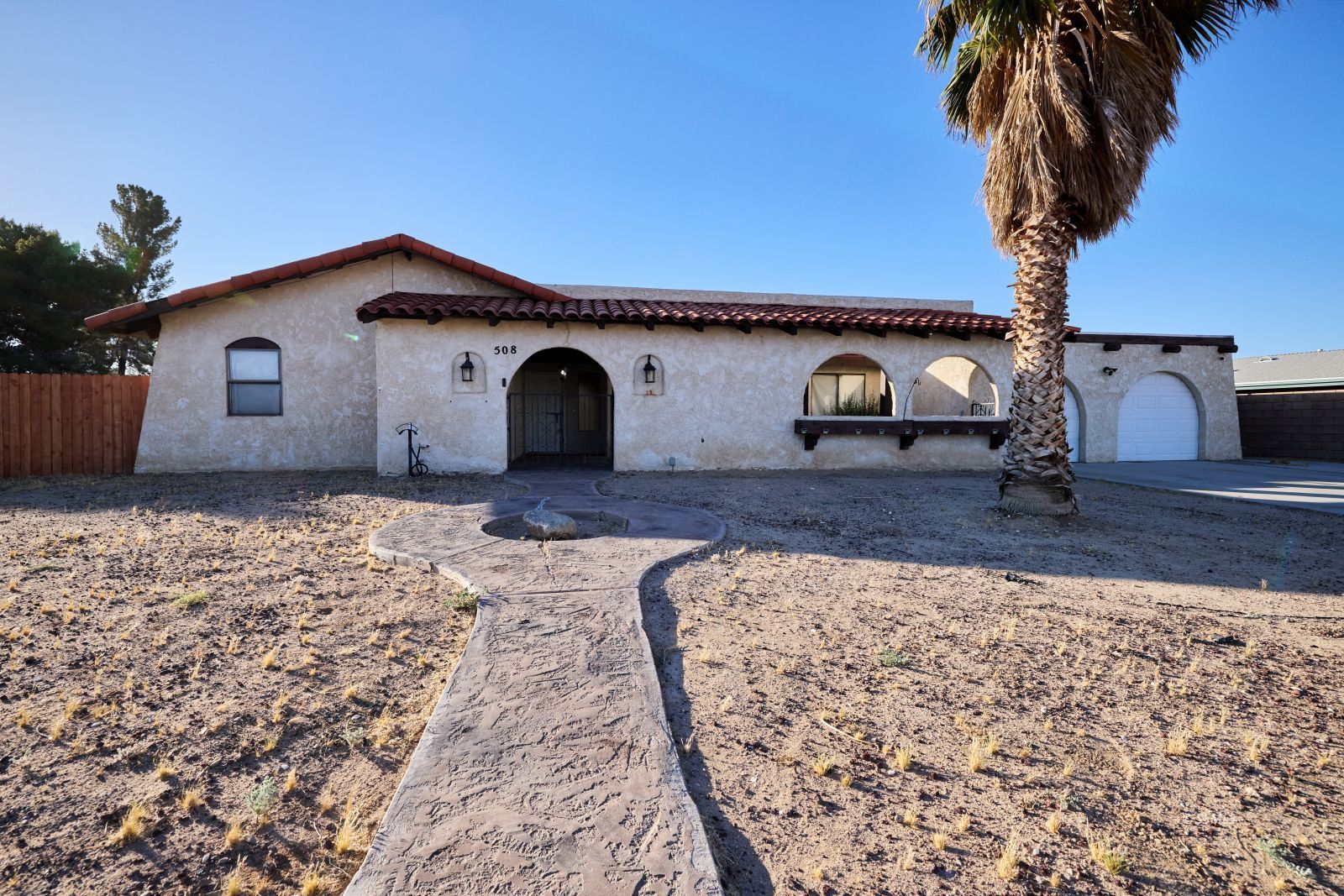 508 W Dolphin AVE