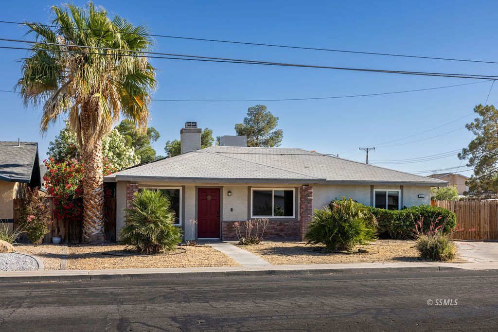 541 E Church