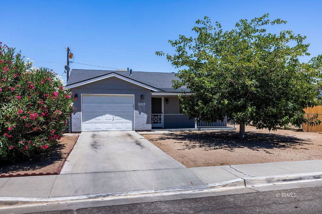 1036 W Mariposa AVE