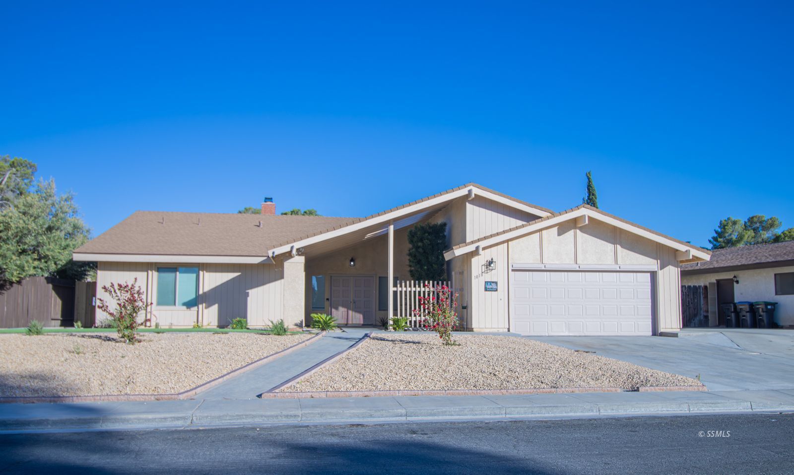 1018 N Sierra View ST