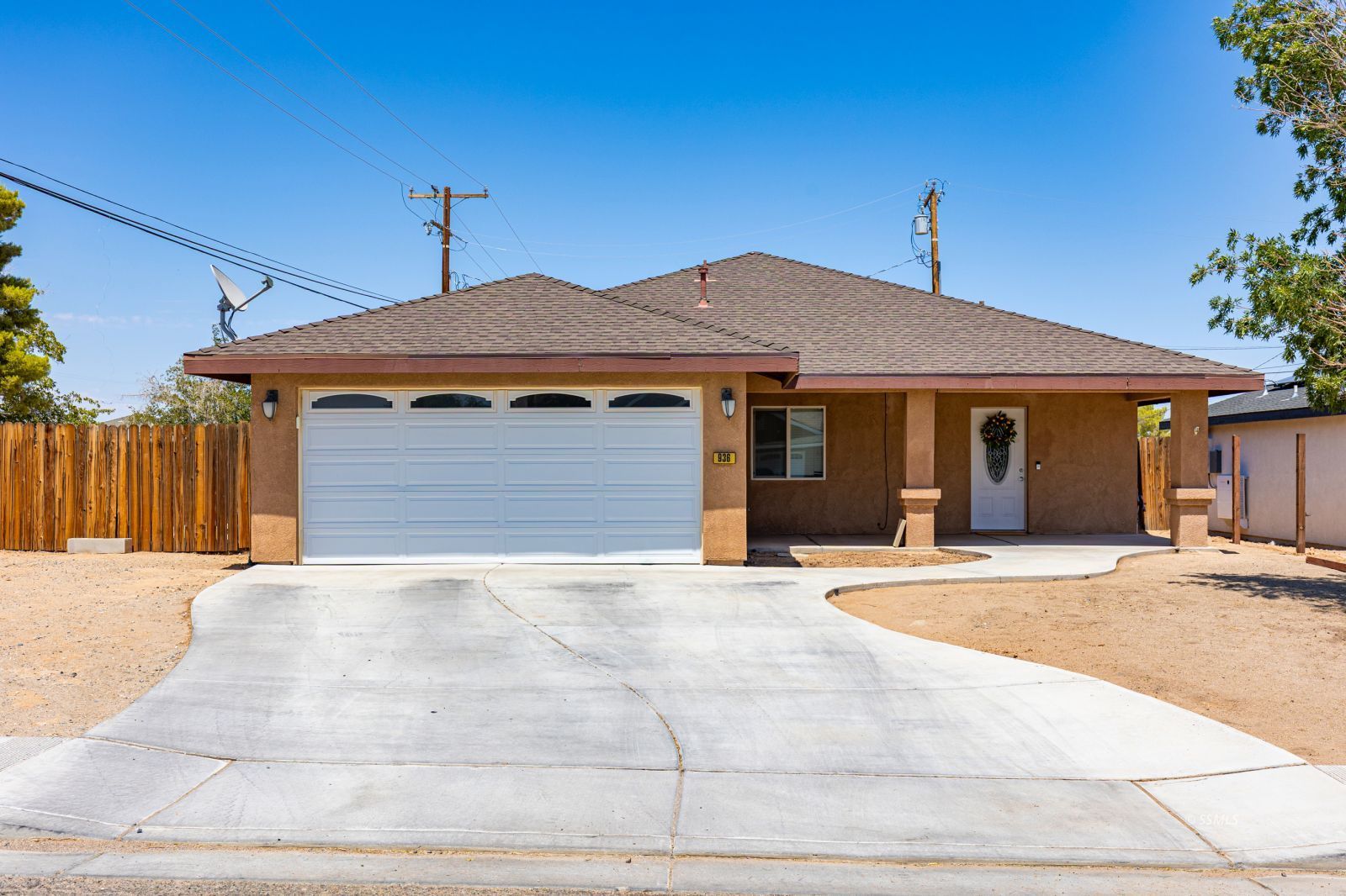 936 W Burns AVE