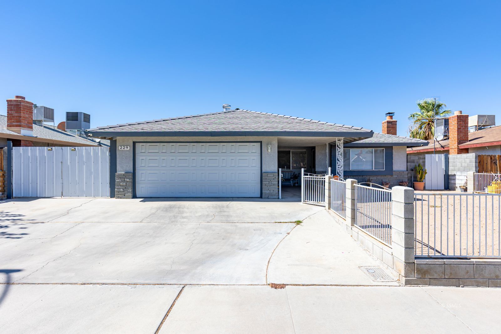 229 N Sunland DR