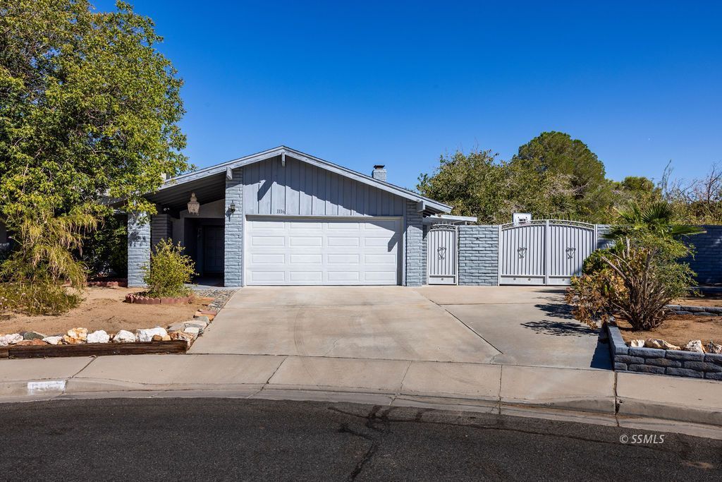 1106 Randall