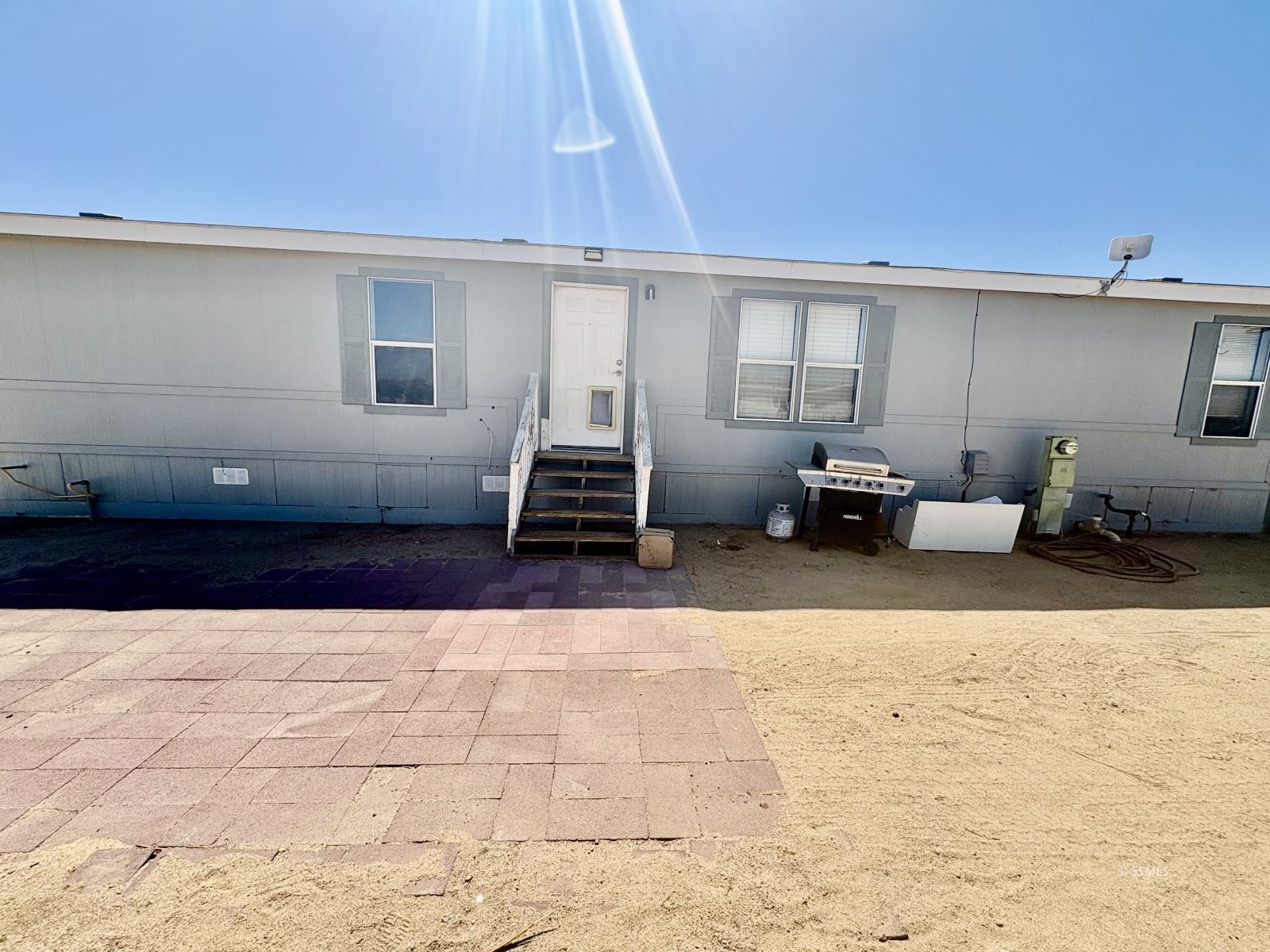 1045 N Calvert BLVD