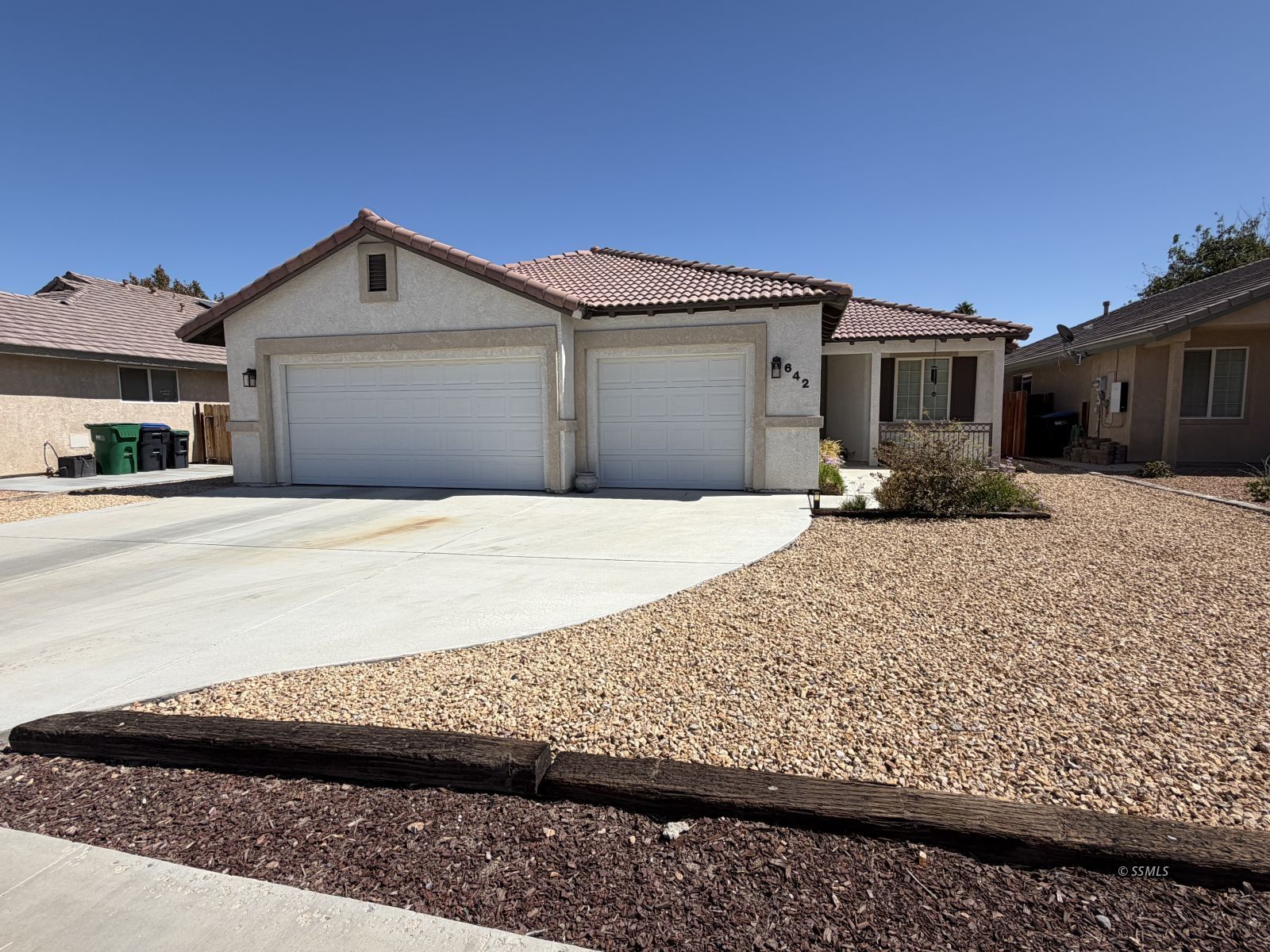 642 Pinon CT