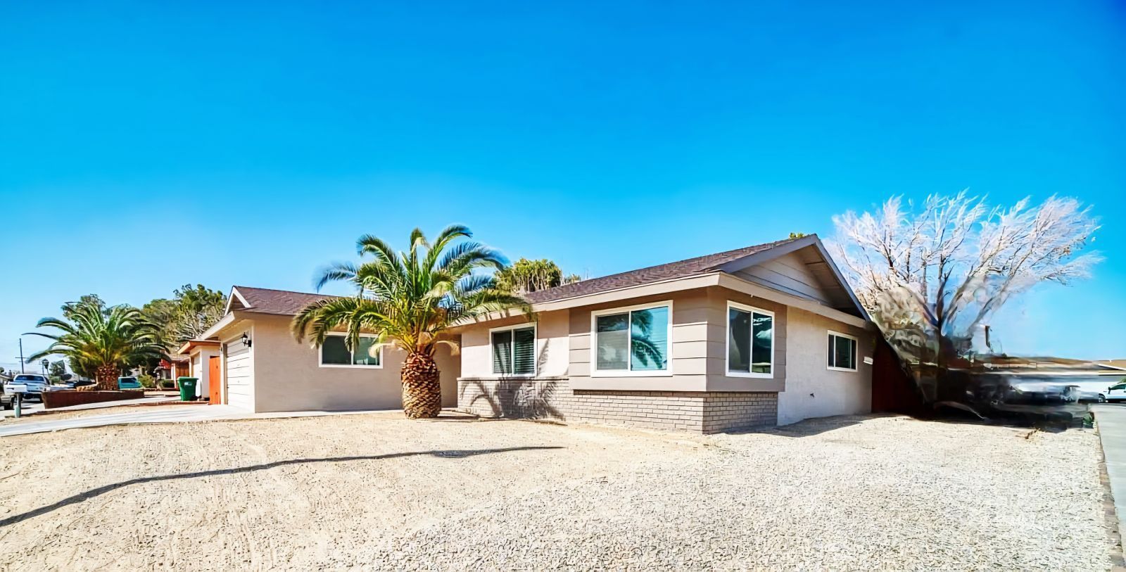 1000 W Las Flores — Photo 2