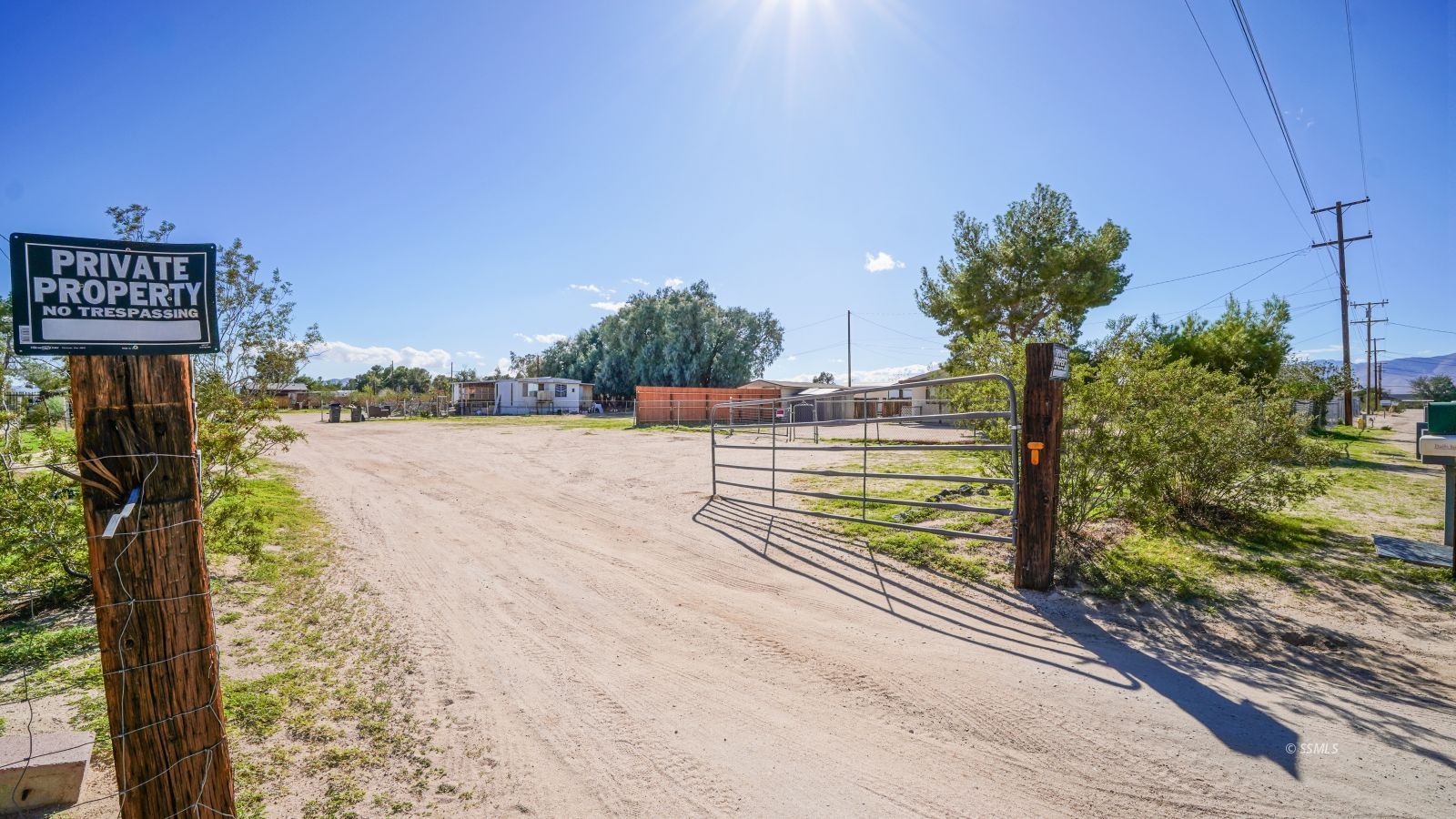 3957 W Weiman — Photo 2