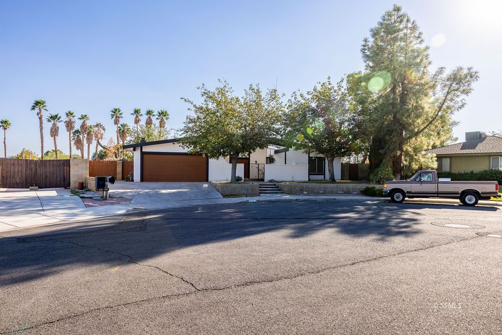 613 Alice — Photo 2