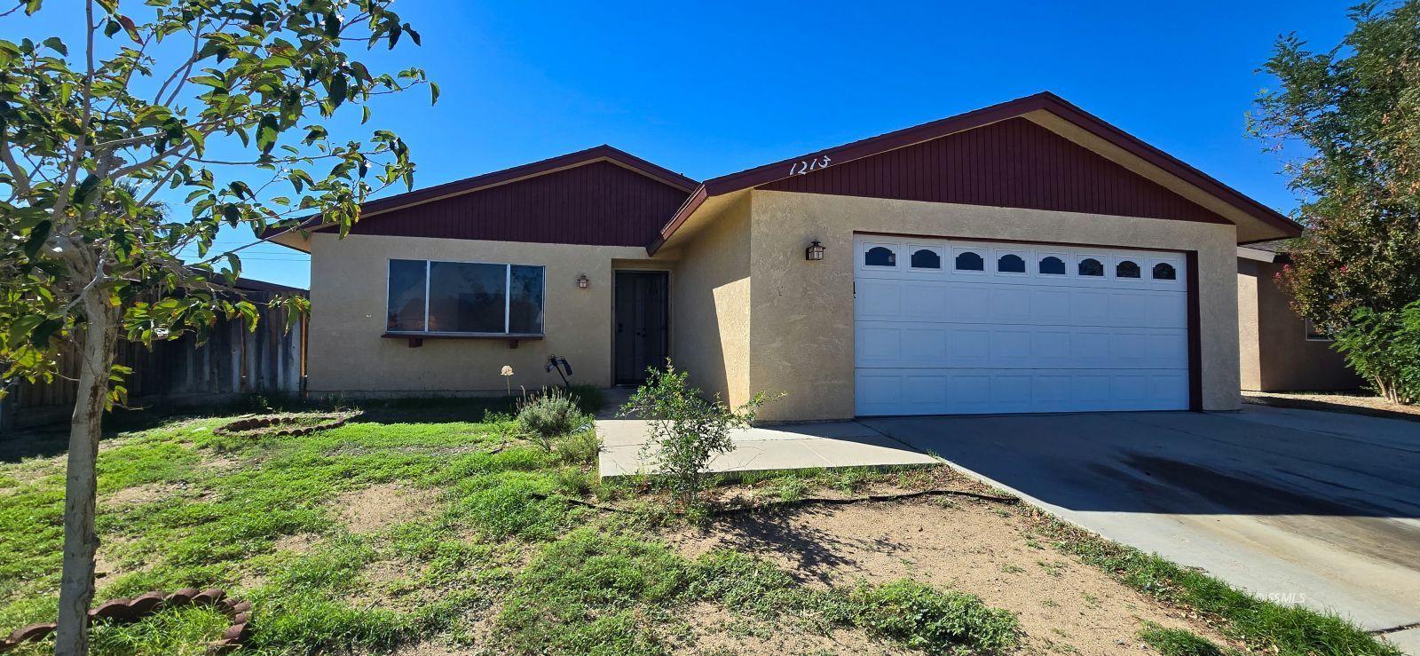 1213 W Willow AVE — Photo 2