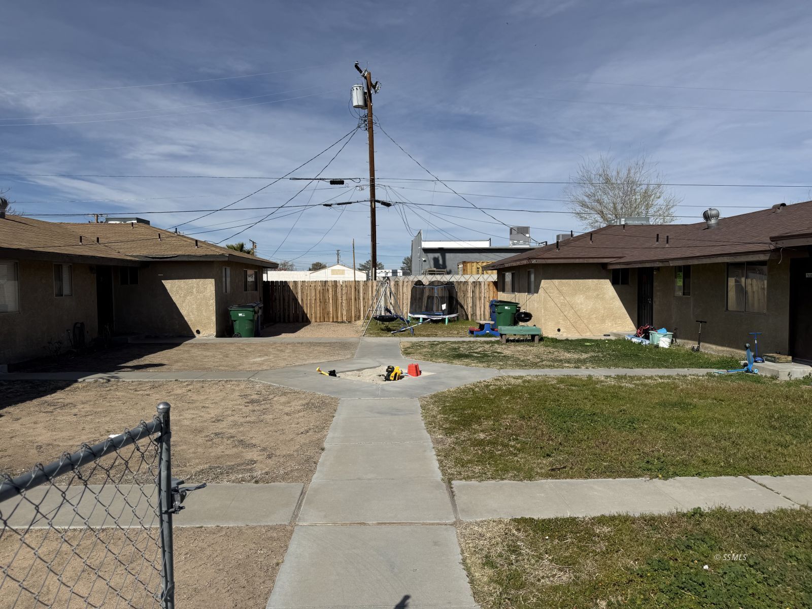 120 Parkview AVE — Photo 2