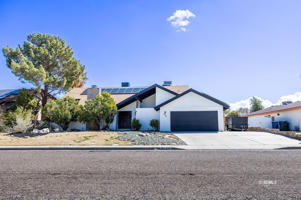 920 Scott ST — Photo 2