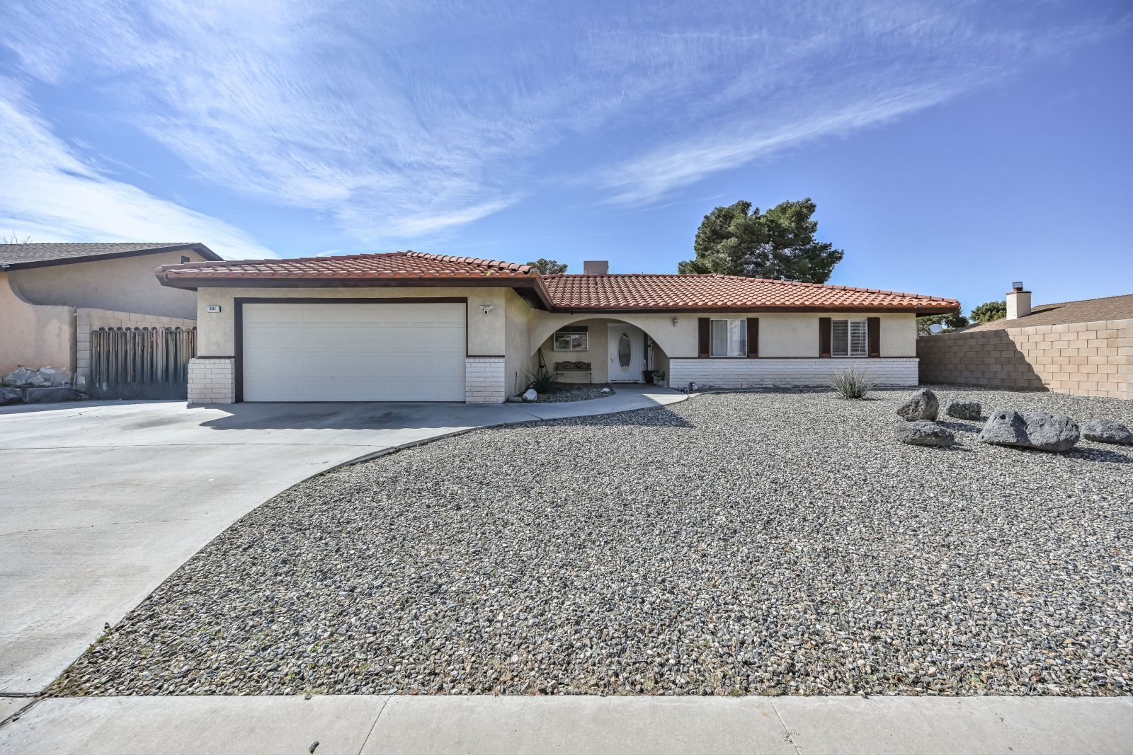 601 N Las Posas ST — Photo 2