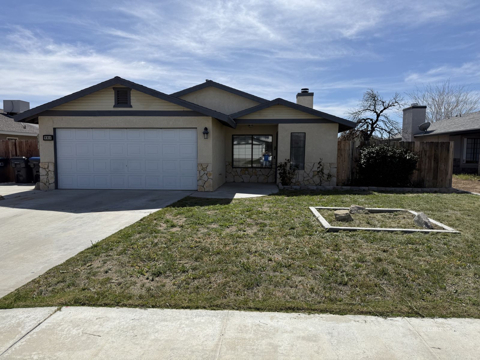 805 Janelle — Photo 2