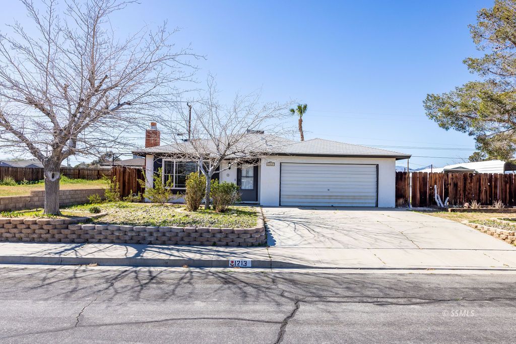 1213 S McCall ST — Photo 2