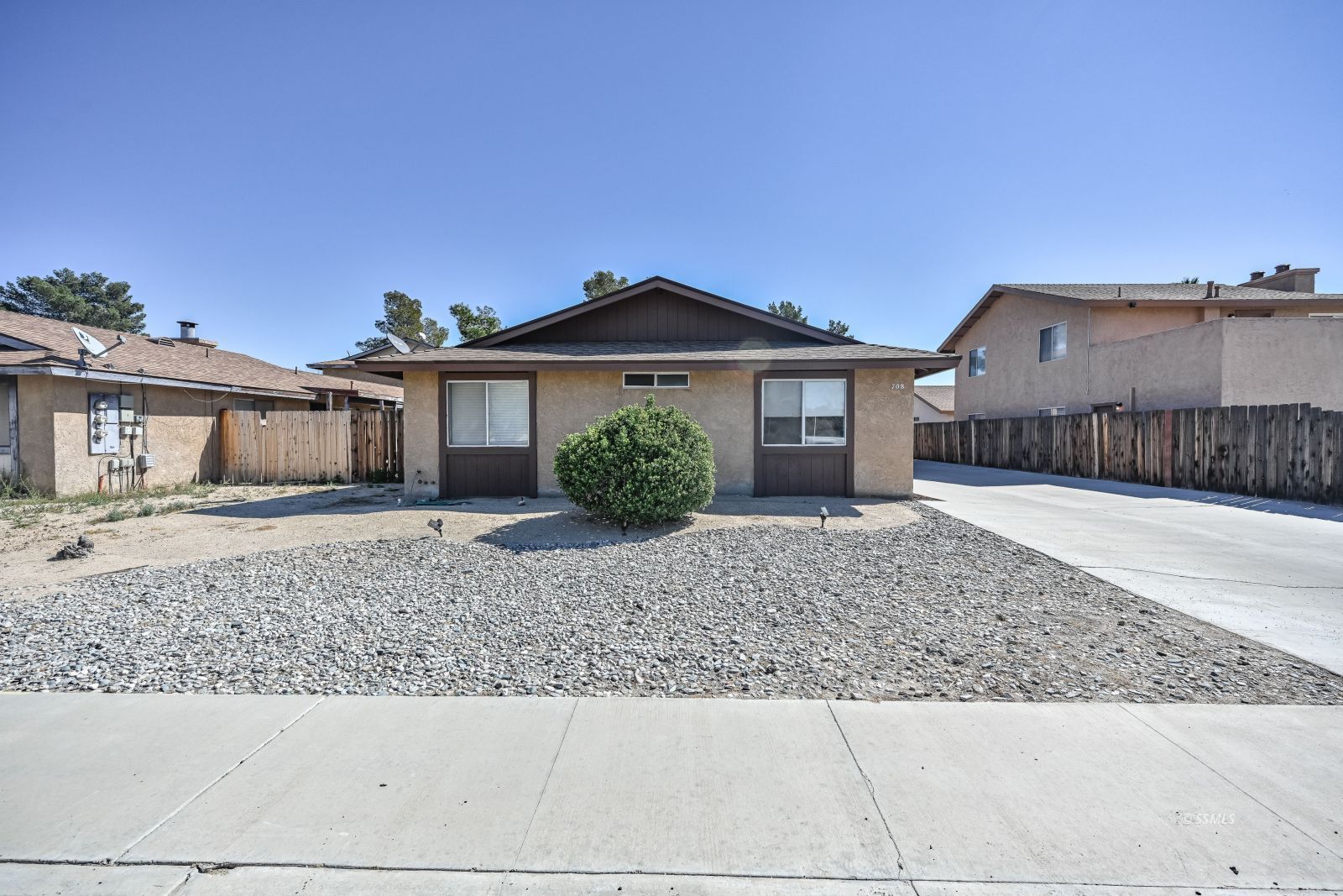 708 N Florence — Photo 2