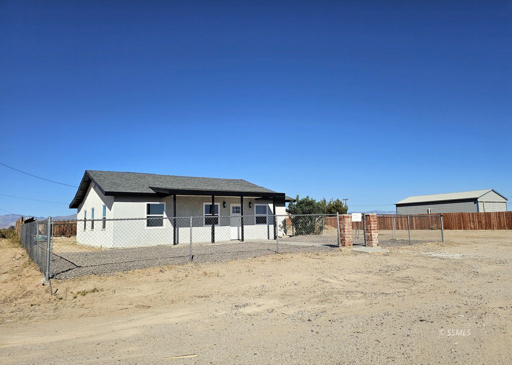 200 N Kern ST — Photo 2