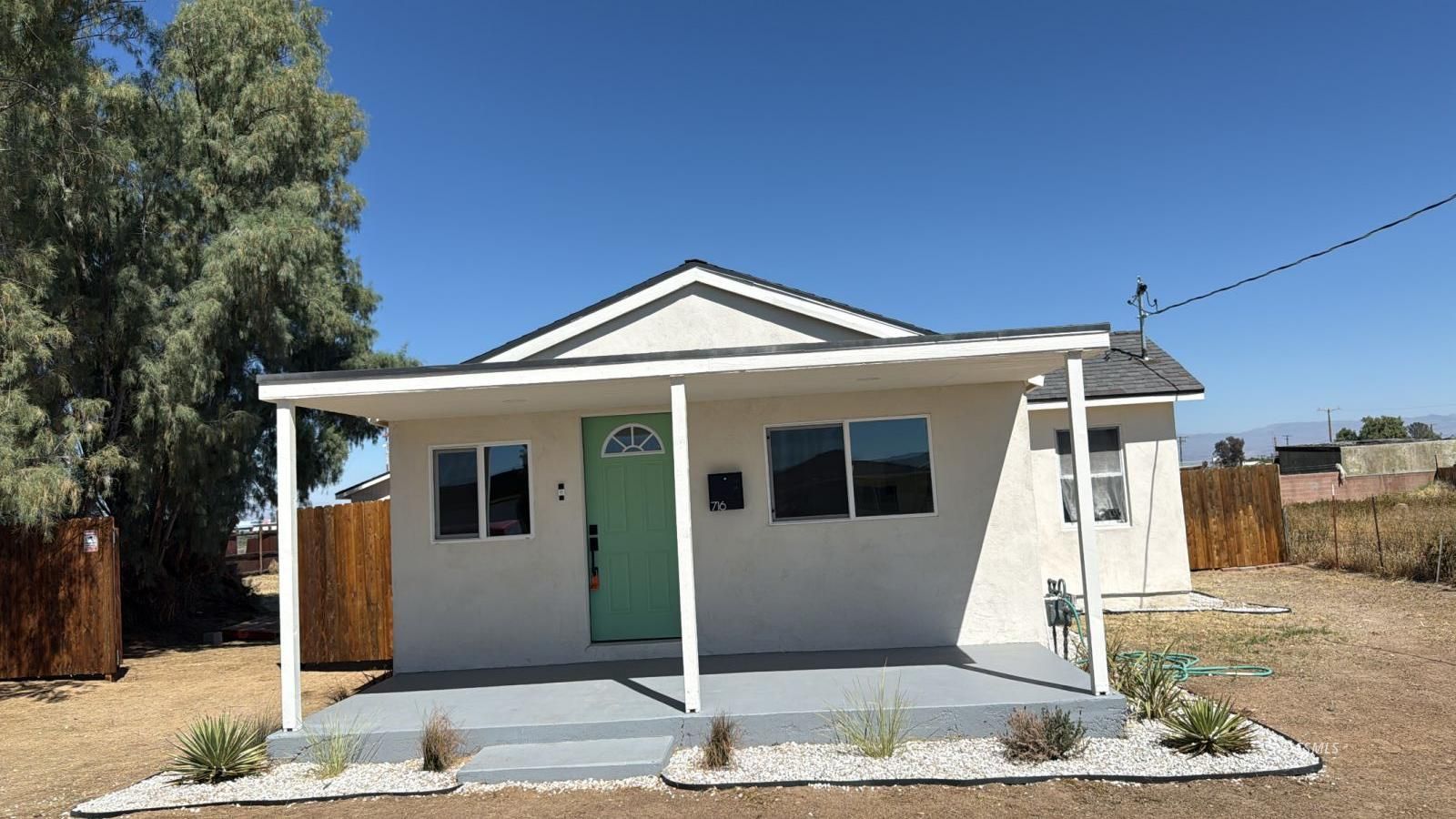 716 W Church Ave — Photo 2