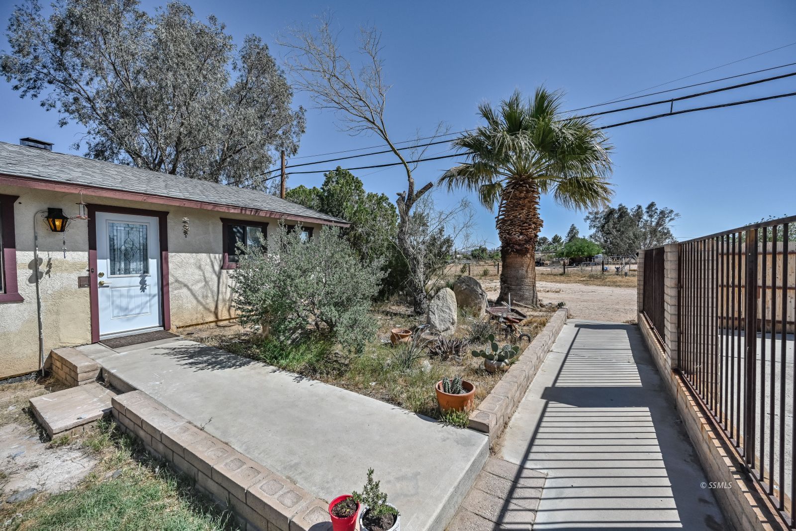 1500 N Everett — Photo 2