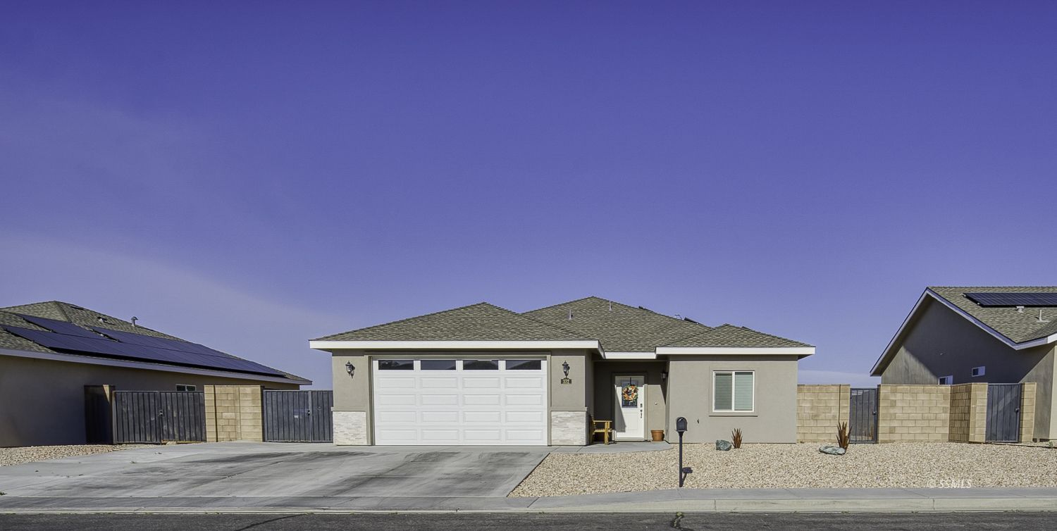 332 Abigail ST — Photo 2