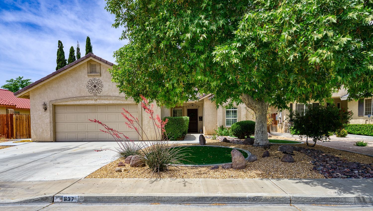 637 Pinon CT — Photo 2