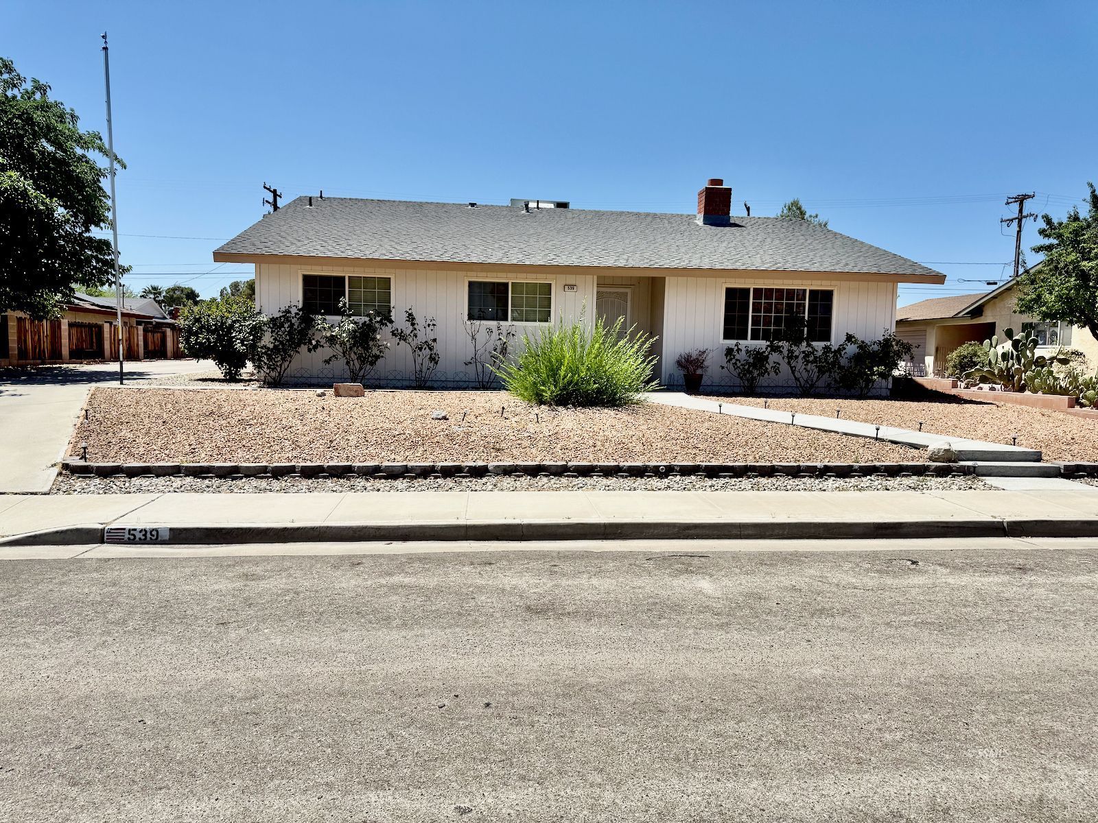 539 Garis AVE — Photo 2