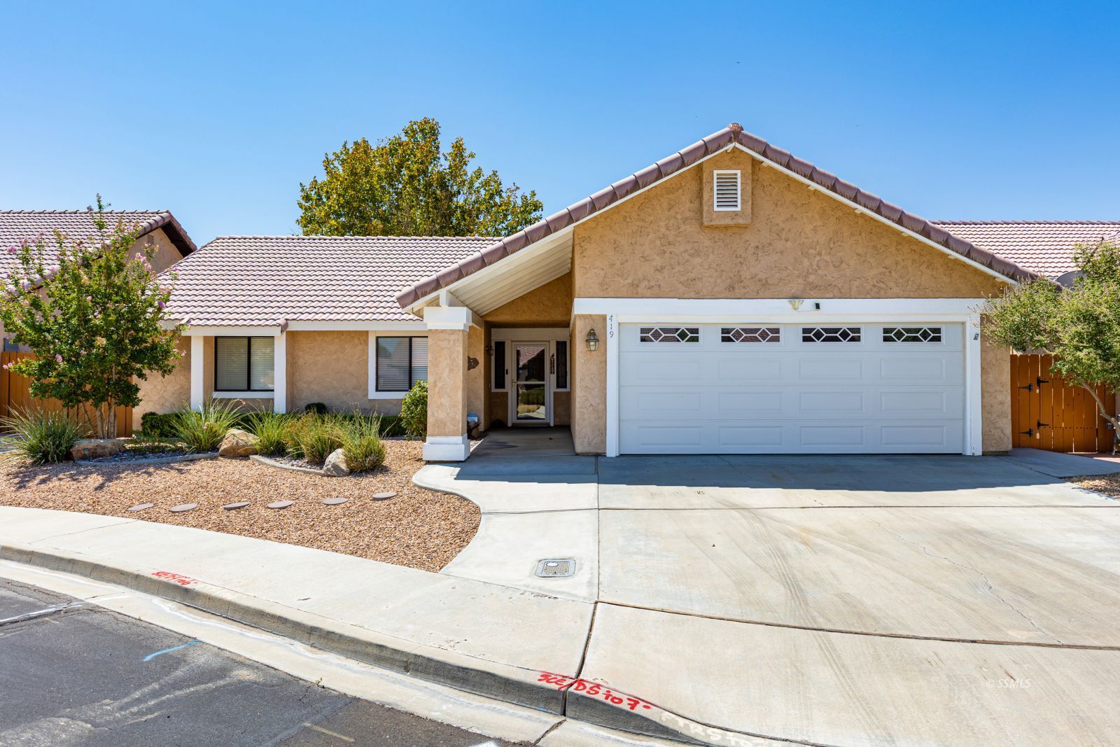 419 Mount Shasta CIR — Photo 2