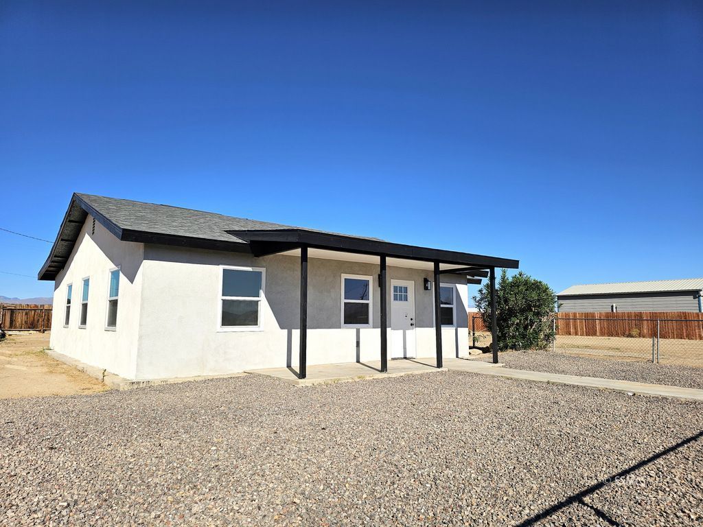 200 N Kern ST — Photo 2