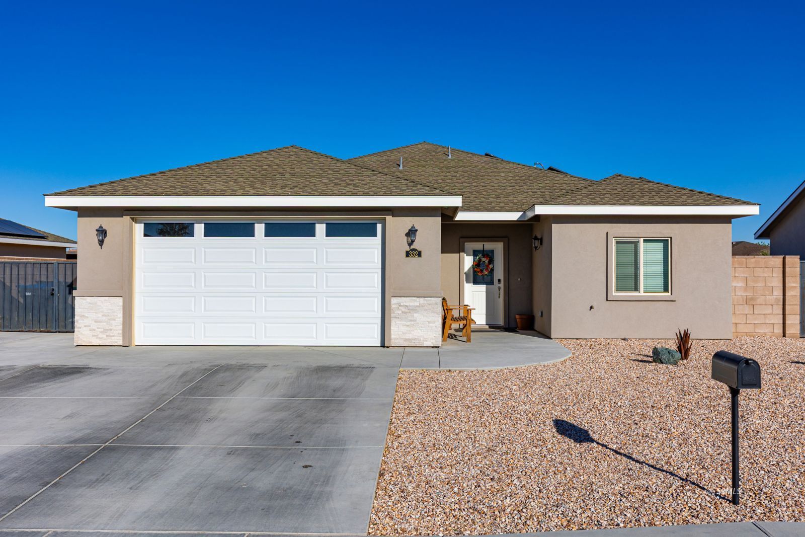 332 Abigail ST — Photo 2