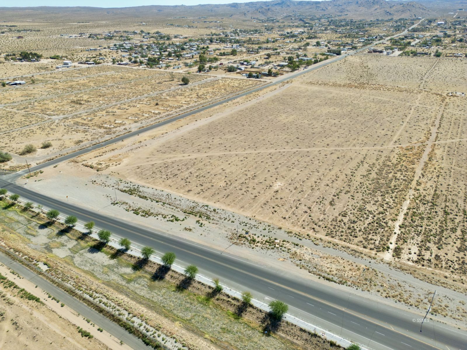 343-351-01 E Bowman RD — Photo 3