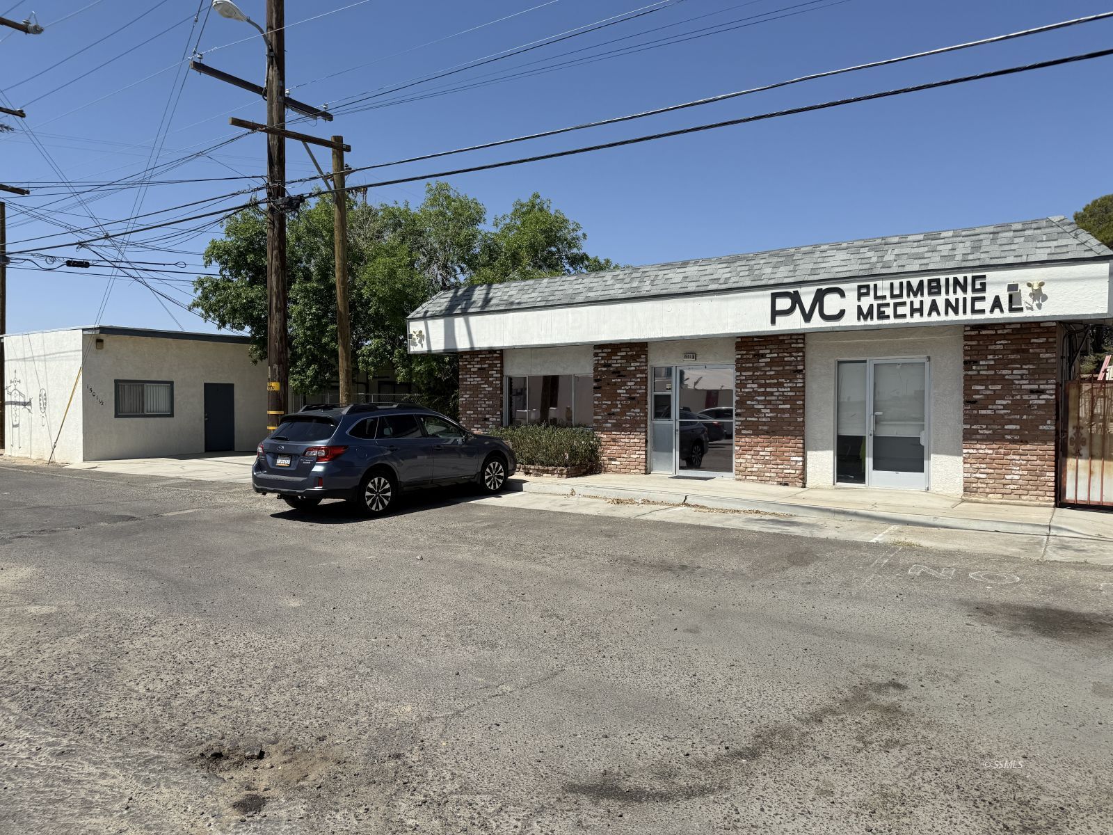 1501 N China Lake — Photo 3