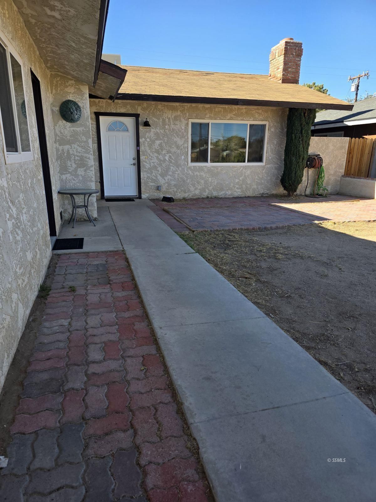 1236 W Langley AVE — Photo 3