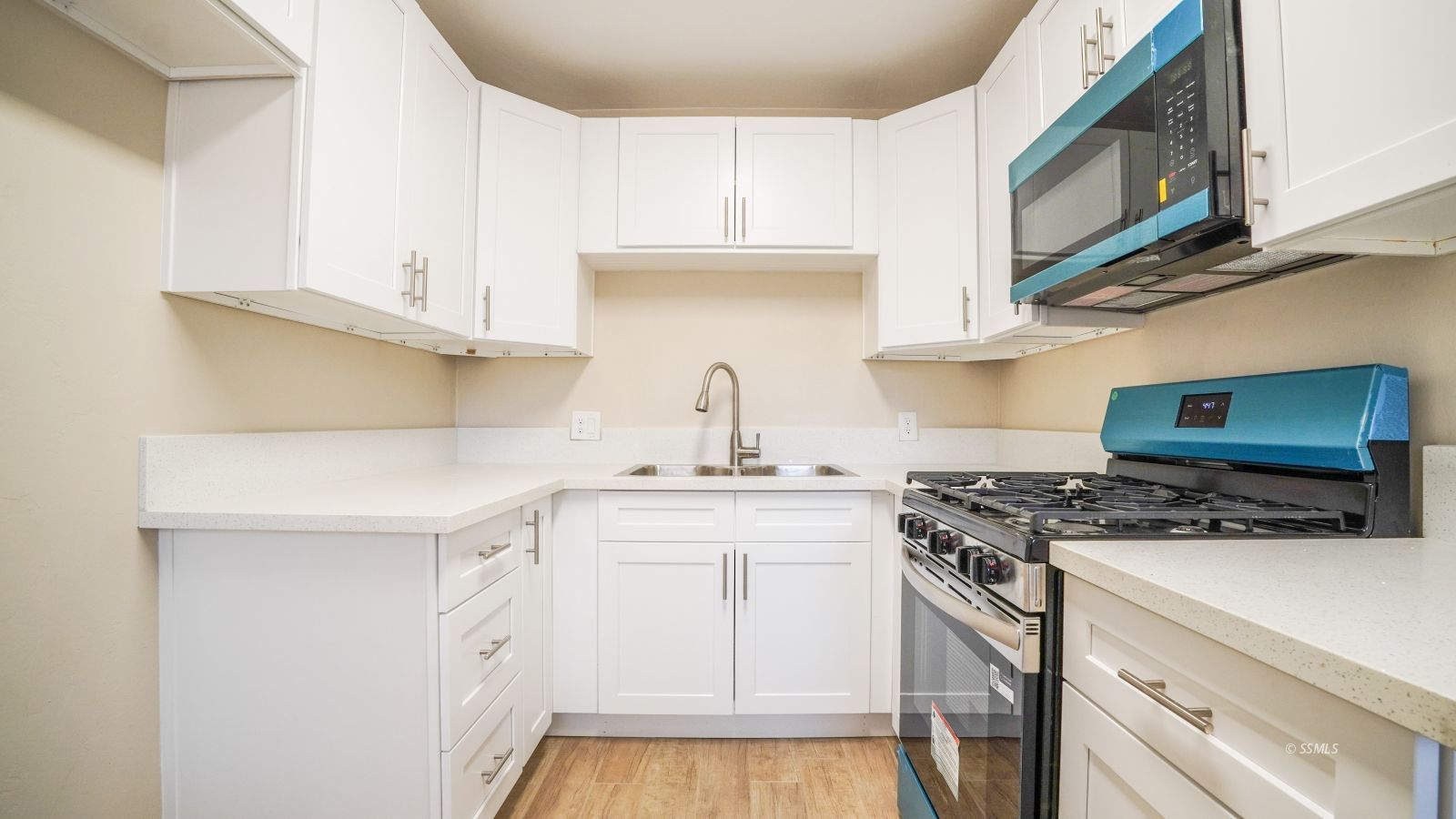 529 W Church — Photo 3