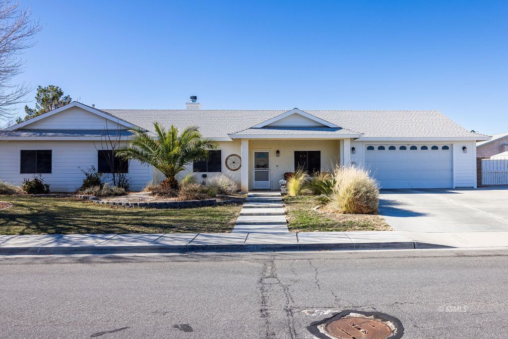 417 S Inyo ST — Photo 3