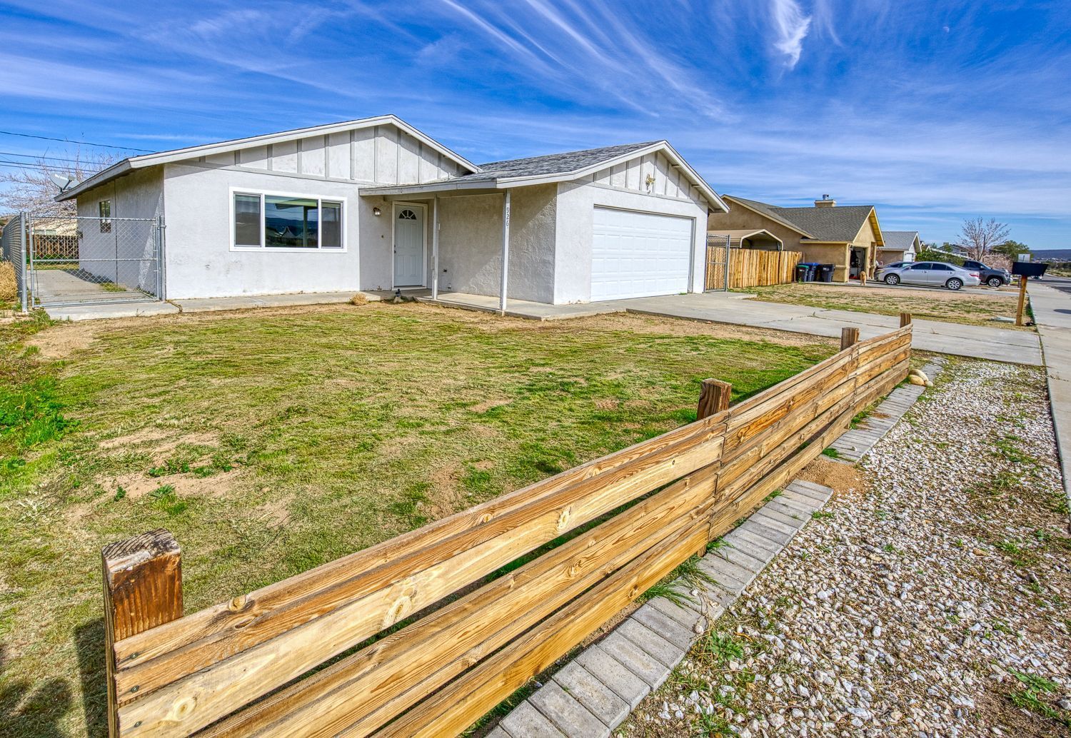 926 W Dolphin AVE — Photo 3