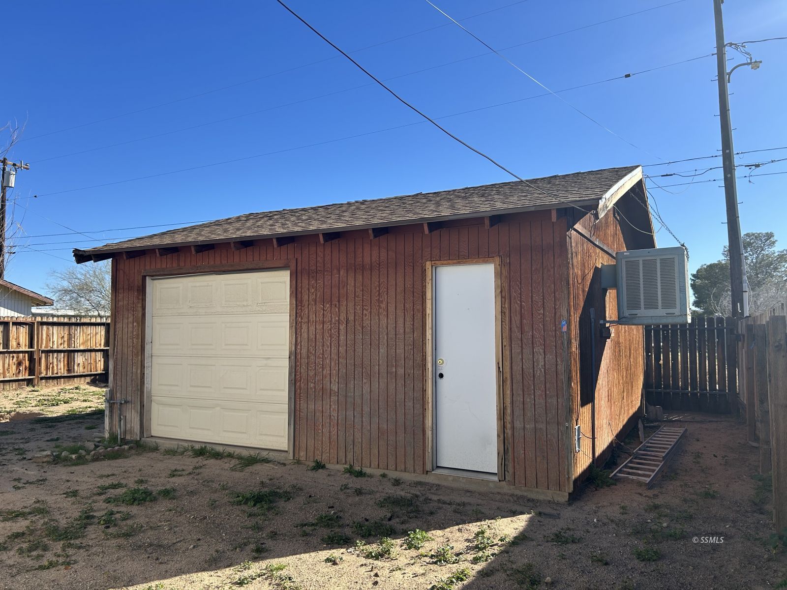 829 W Reeves AVE — Photo 3