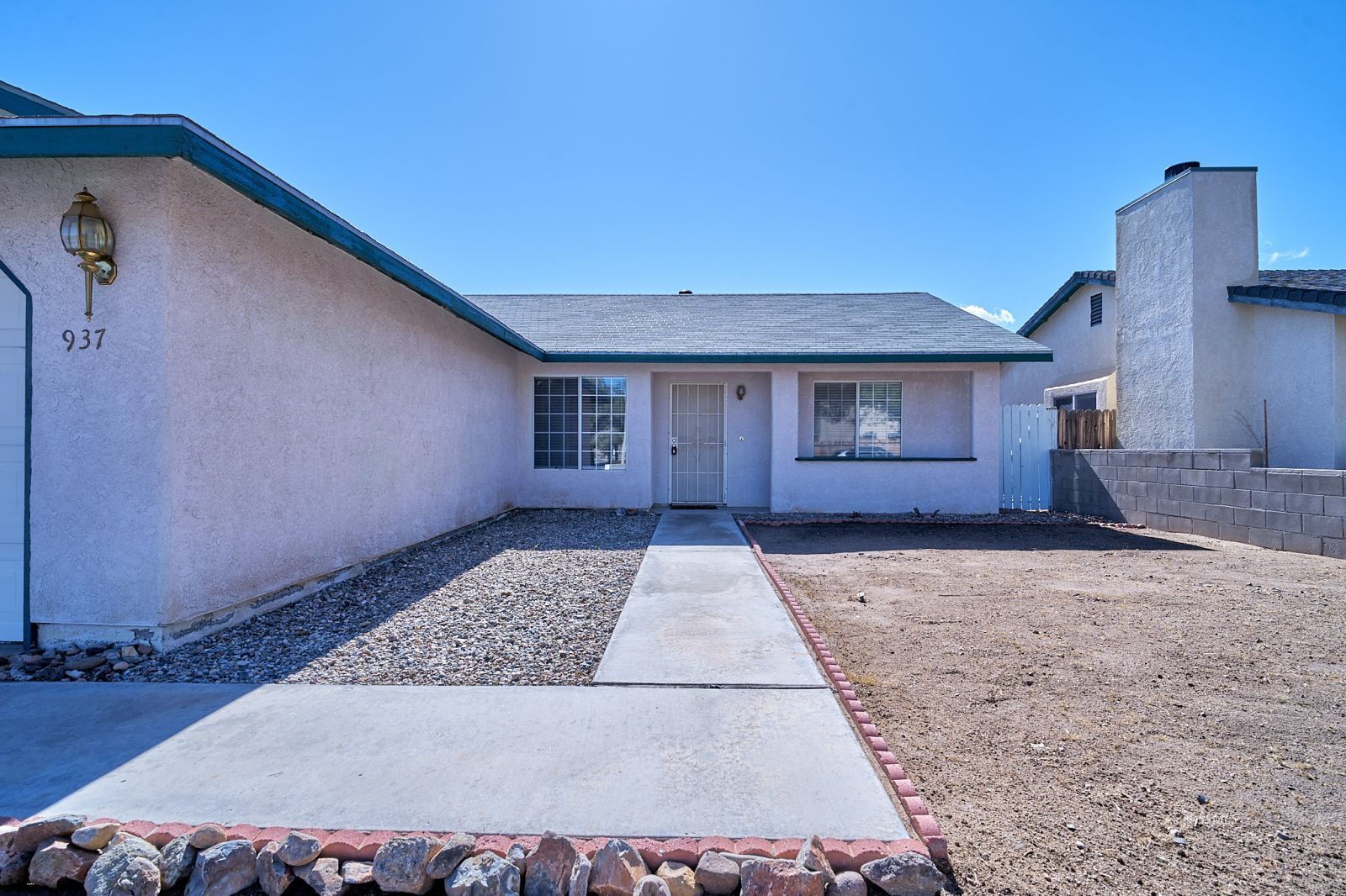 937 W Tamarisk AVE — Photo 3