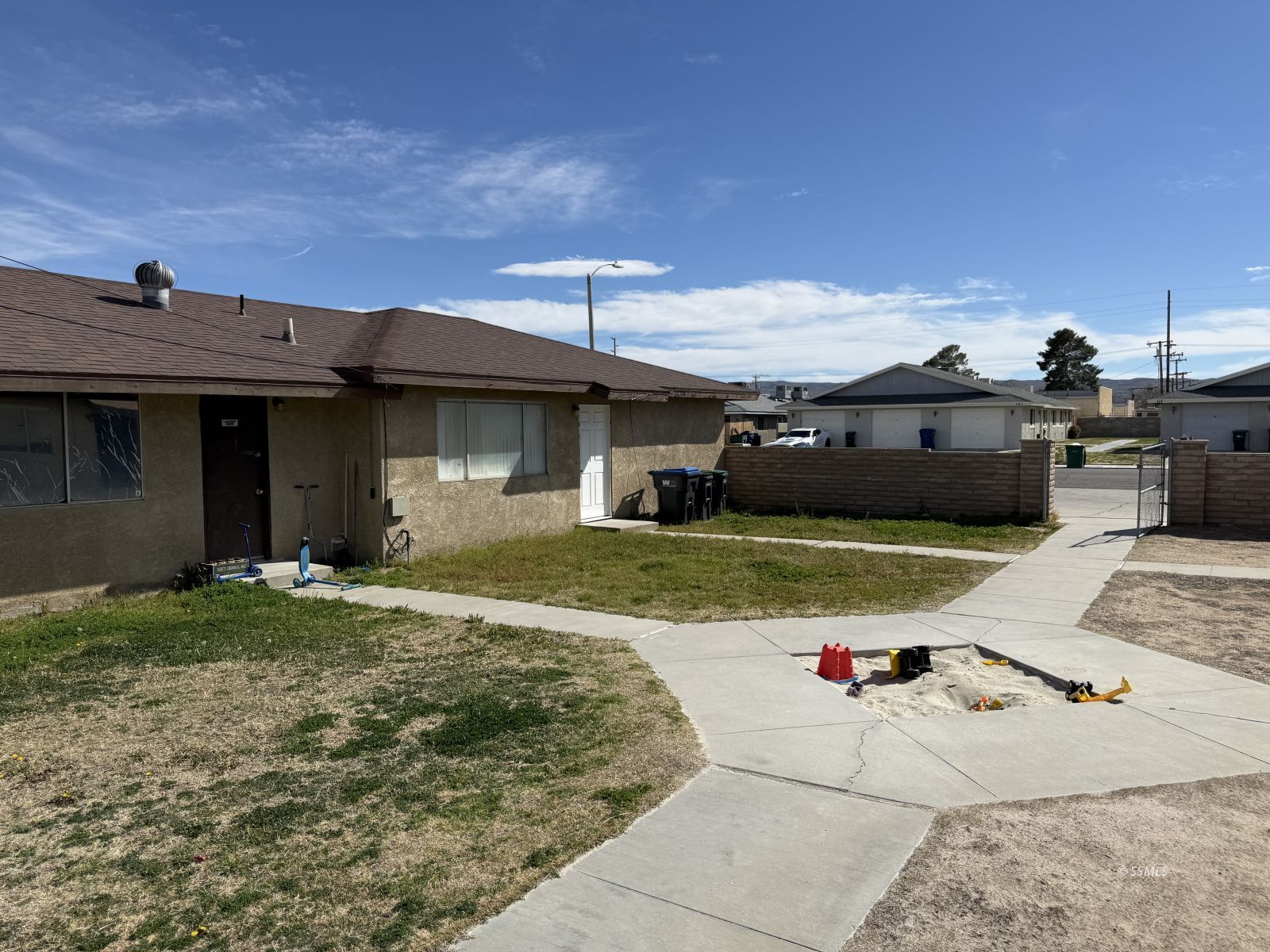 120 Parkview AVE — Photo 3