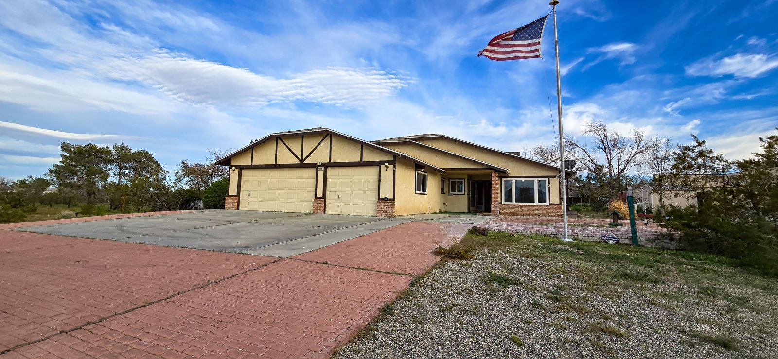 1520 S Fire Opal ST — Photo 3