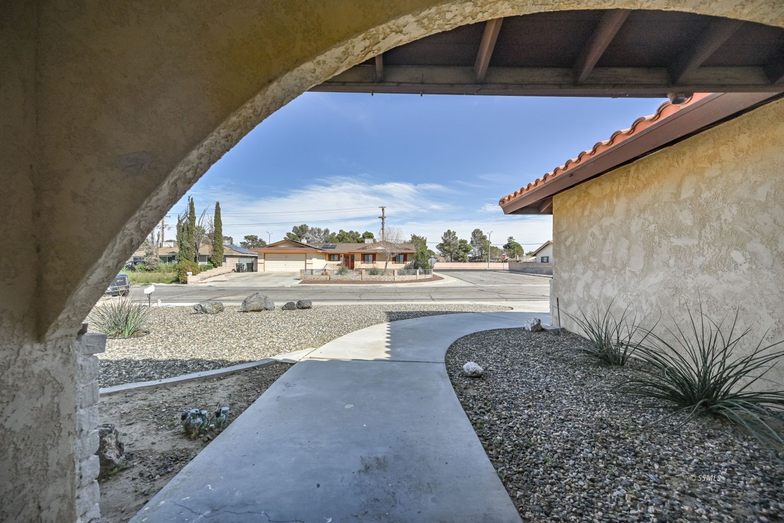 601 N Las Posas ST — Photo 3