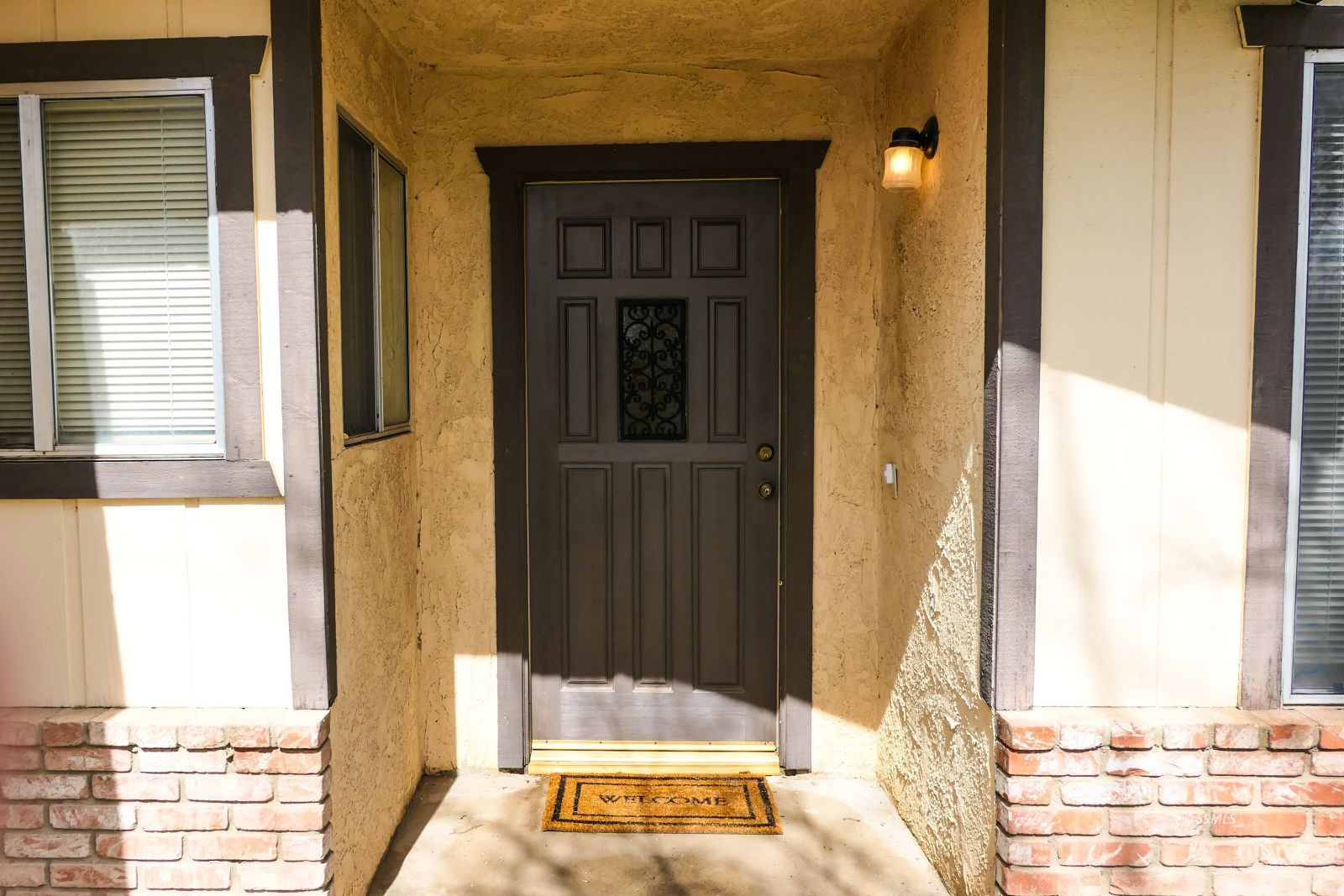 216 Cardigan AVE — Photo 3