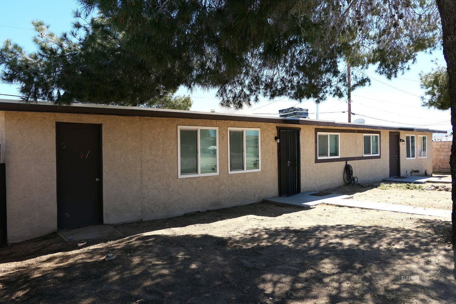 814 N Sanders ST — Photo 3