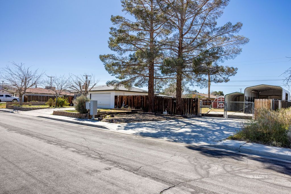 1213 S McCall ST — Photo 3