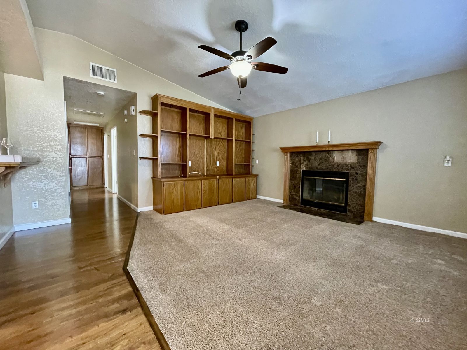 612 Heather CT — Photo 3