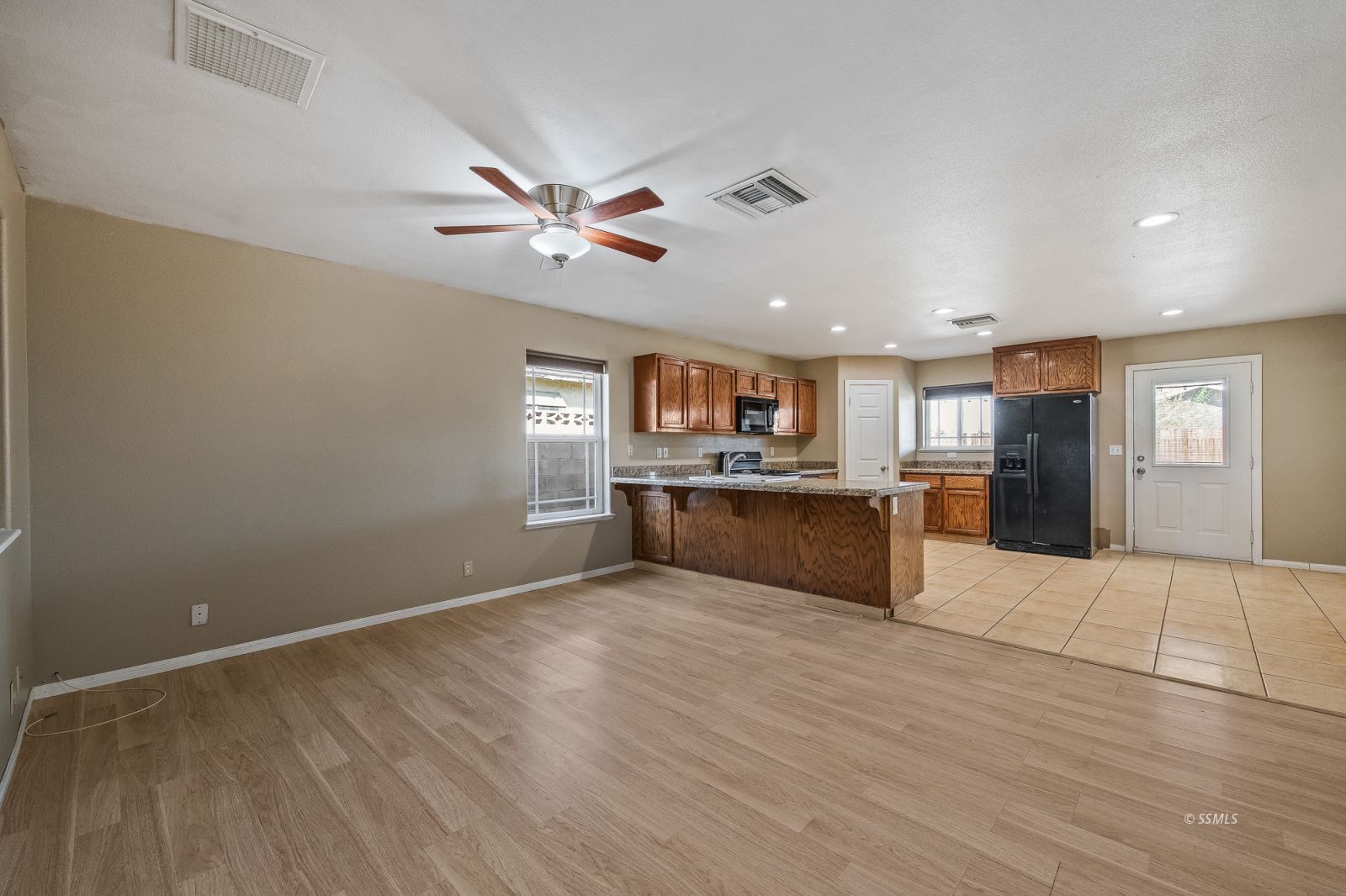 1104 W Coronado AVE — Photo 3