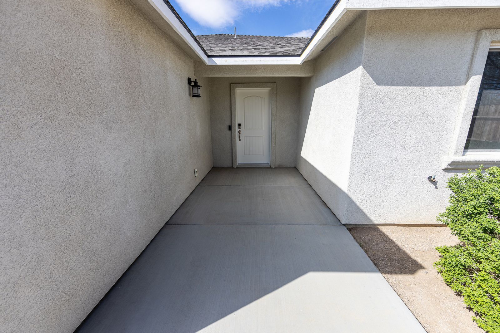 1020 W Langley Ave — Photo 3