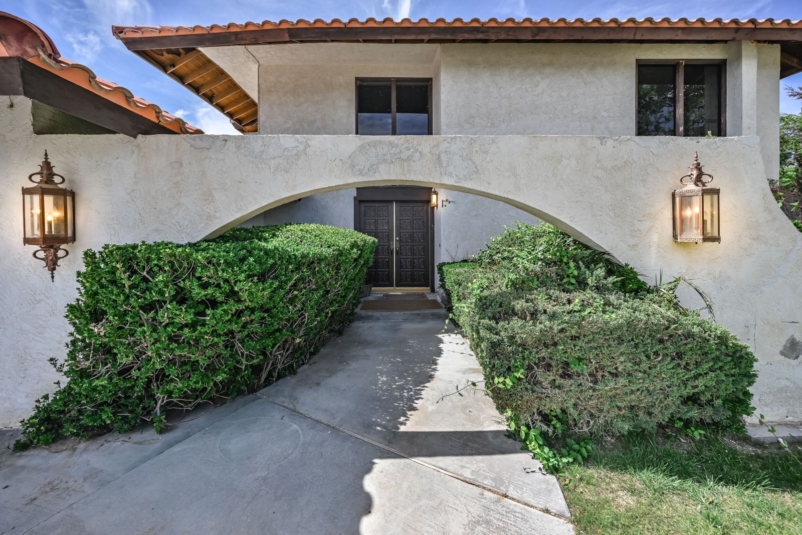 504 N Las Posas ST — Photo 3