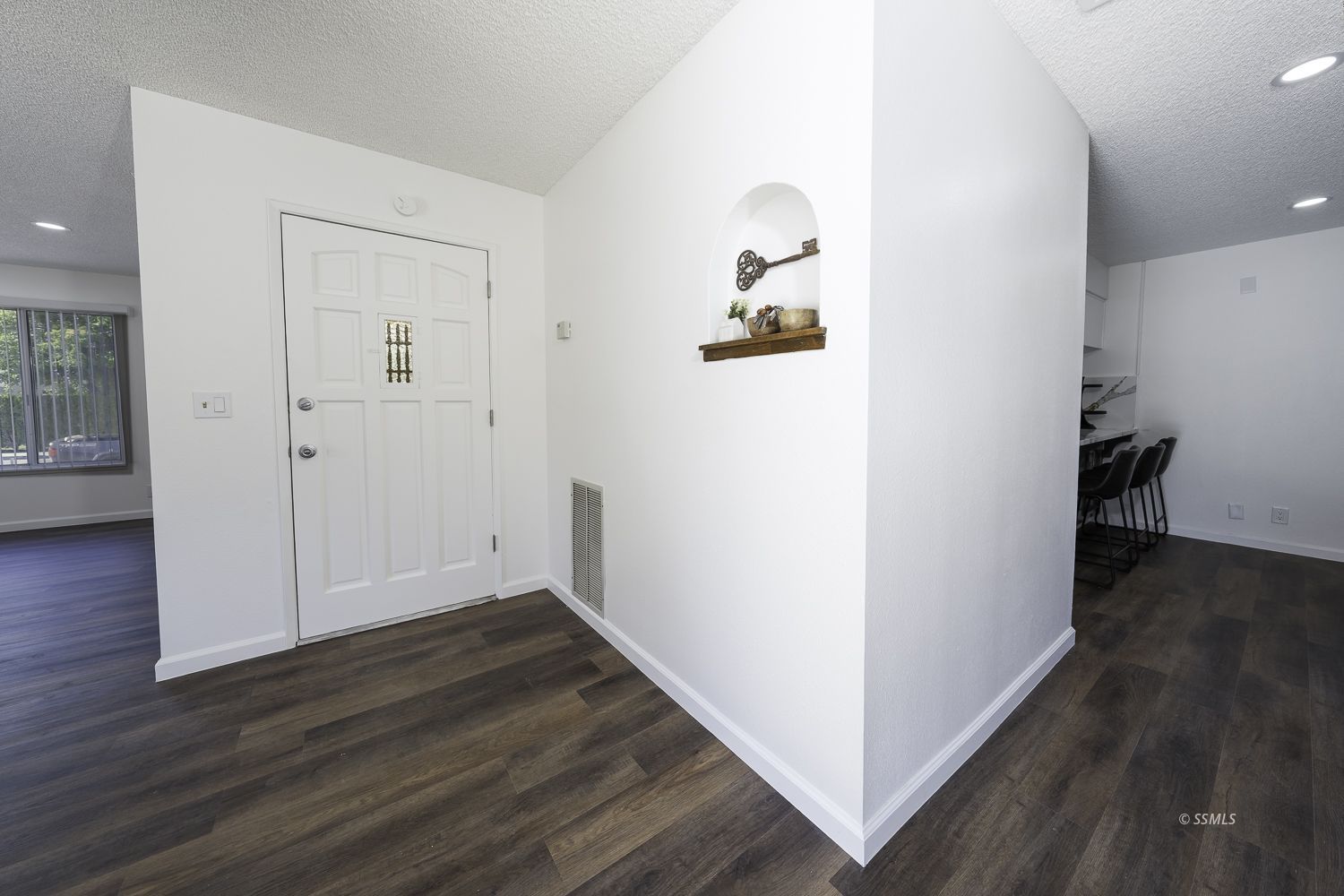 537 W Joyner AVE — Photo 3