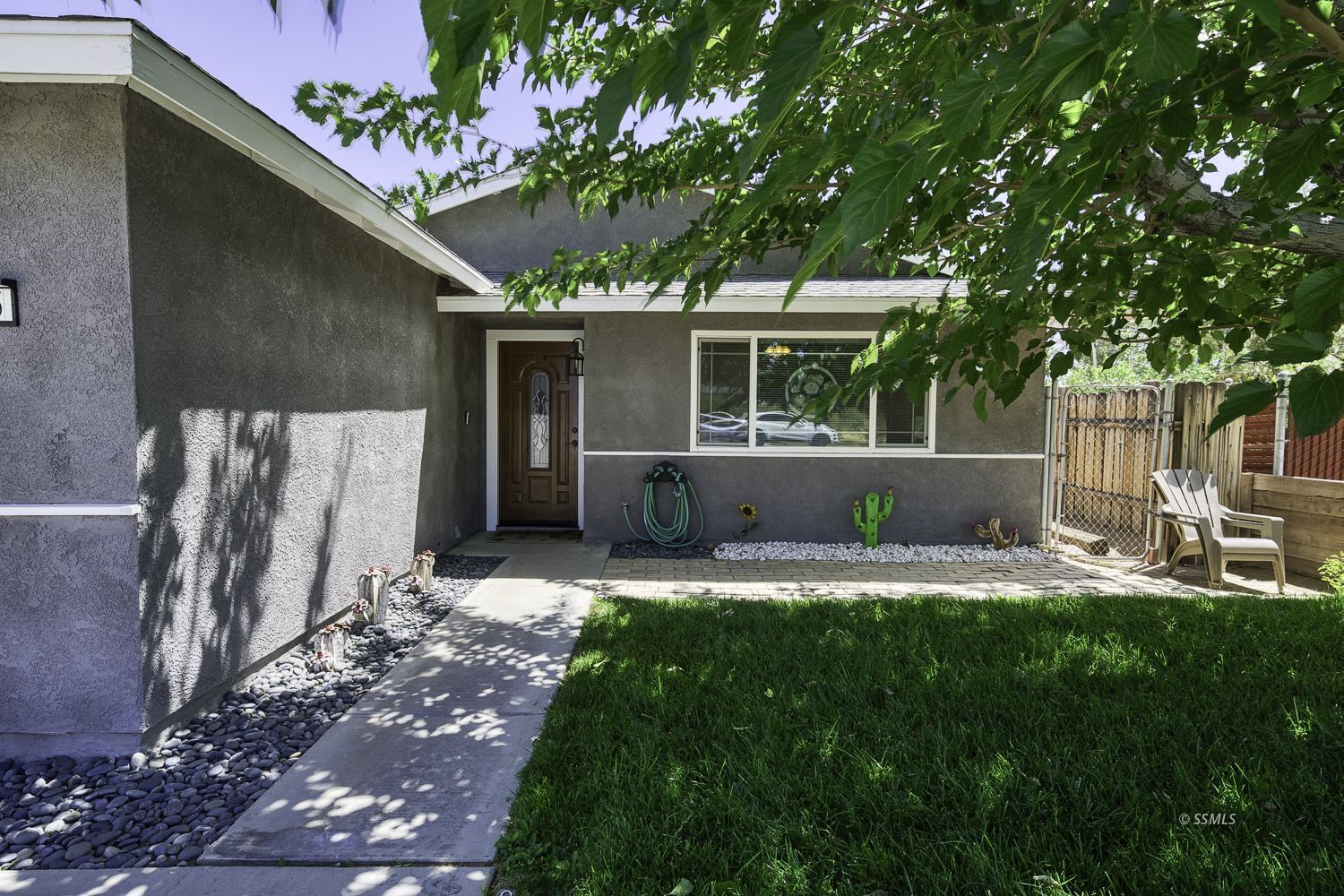 1105 W Willow AVE — Photo 3