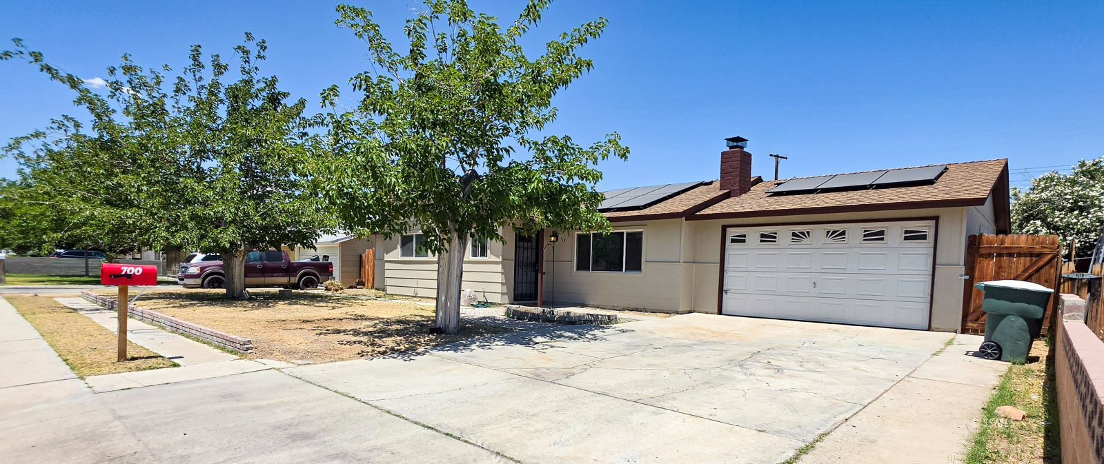 700 E California AVE — Photo 3